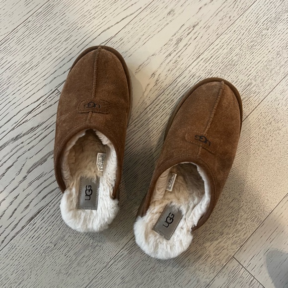 Ugg slide ons skze 8 - Picture 3 of 4